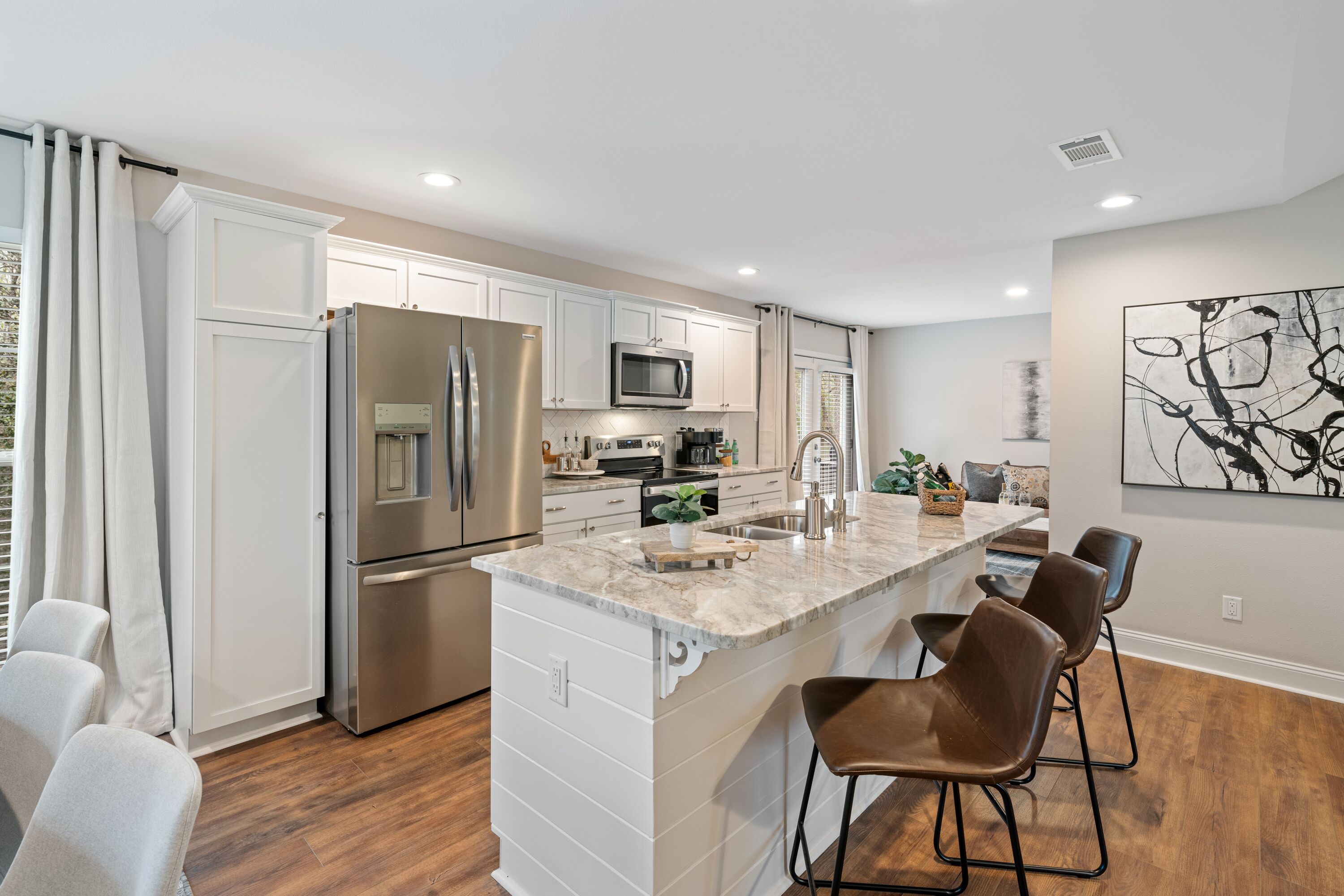 Hamilton Hideaway- Pool, Creek View w/ Scenic Deck