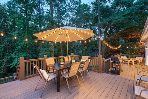 Hamilton Hideaway- Pool, Creek View w/ Scenic Deck