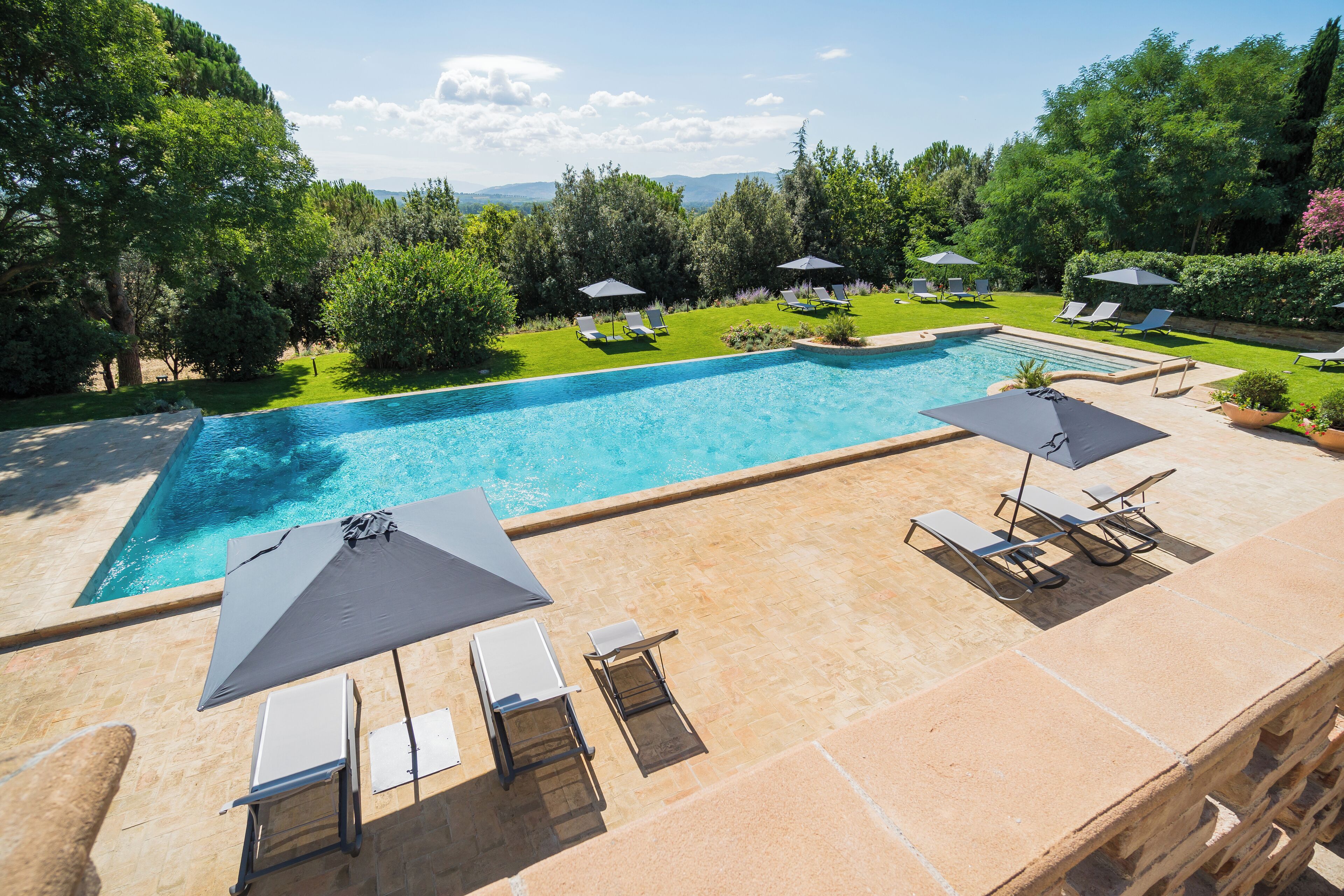 Chambre, en bord de piscine (Romantic Junior Suite)
