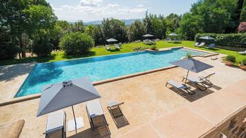 Chambre, en bord de piscine (Romantic Junior Suite)