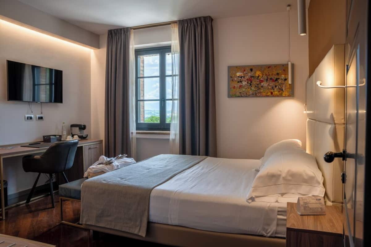 Deluxe Room (Torre) | 1 bedroom, premium bedding, pillowtop beds, minibar