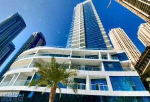 Apartamento luxo, suíte, vista para a piscina (4 Bed) | Fachada