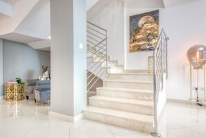 豪華公寓, 獨立浴室, 泳池景 (4 Bed) | 大堂