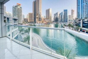 Balcony view - Luxurious 4 Bedroom Duplex Villa Apartment Near JBR (Dubai)
