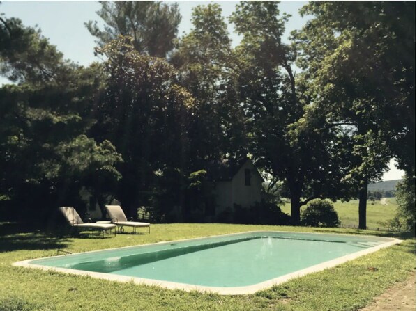 حمّام سباحة خارجي