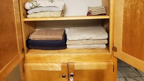 Interior - KingQueen Suite 113 (Columbia)