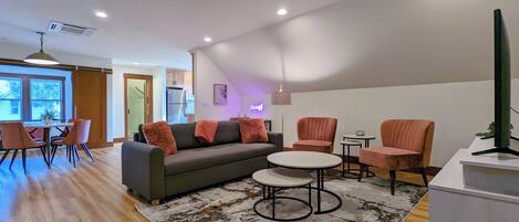 Televisión y chimenea