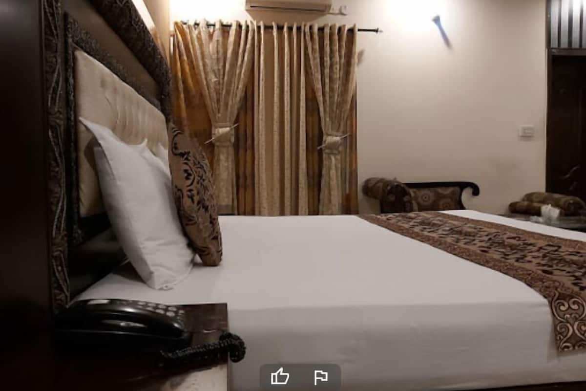 Deluxe Double Room | Bed sheets