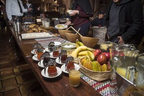 Frukostbuffé varje dag mot avgift