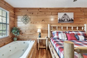 2 chambres, fer et planche à repasser, lit de bébé portatif