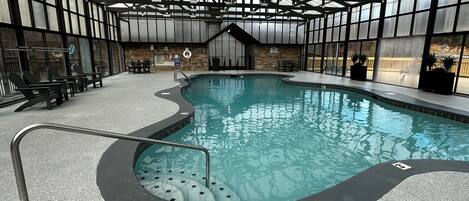 Innenpool, beheizter Pool