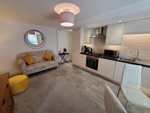 Superior Apartment, Private Bathroom | Lounge - Ipswich Town Centre Apartment 5 (Ipswich)