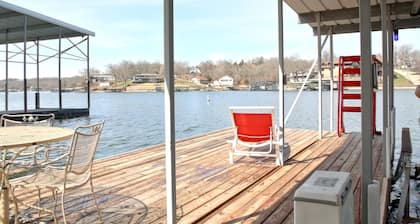 Peaceful home with amazing outdoor spaces inside a cove! Sleeps 12, 3 King beds