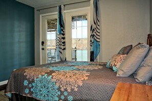 4 bedrooms, iron/ironing board, free WiFi, bed sheets