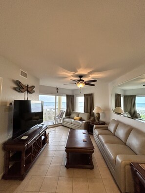 Smart TV, reproductor de DVD, monitor de computadora y impresora 