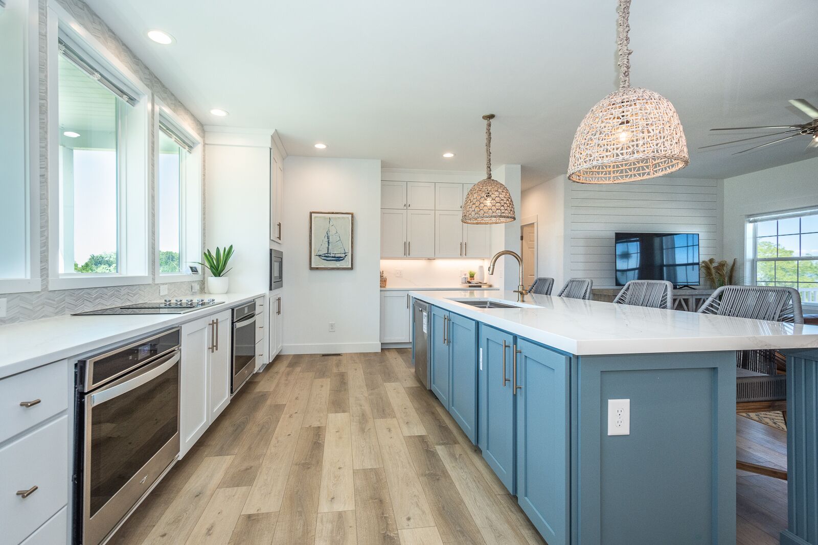 (NOW RENTING) New Construction - 2022 - Luxury River House with beach 