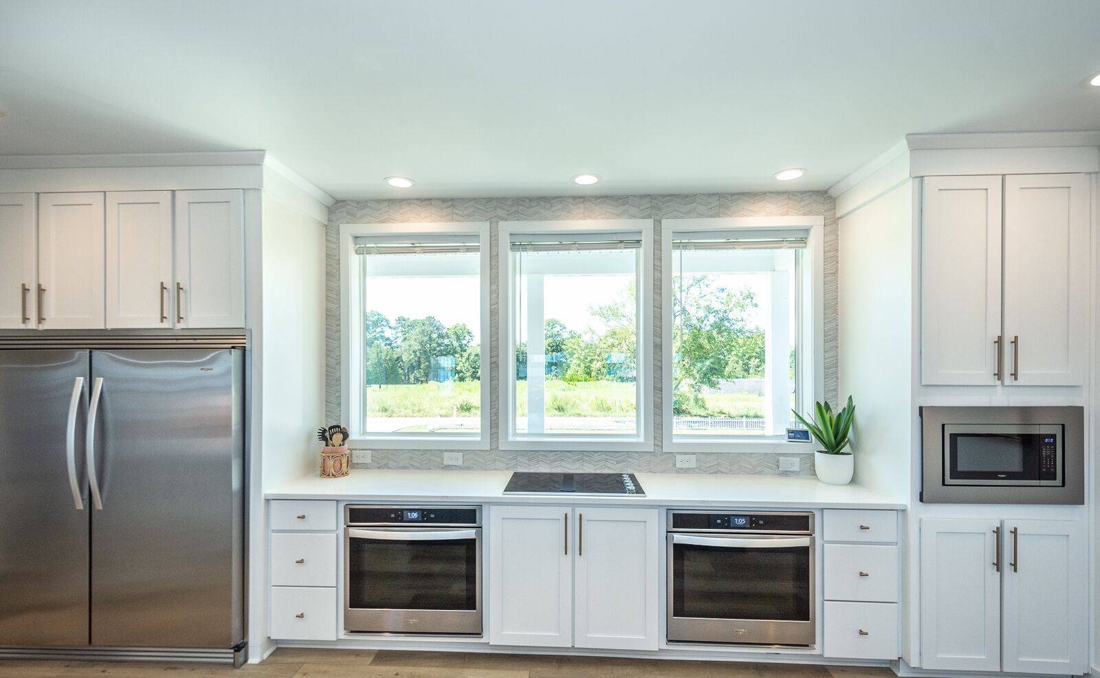 (NOW RENTING) New Construction - 2022 - Luxury River House with beach 