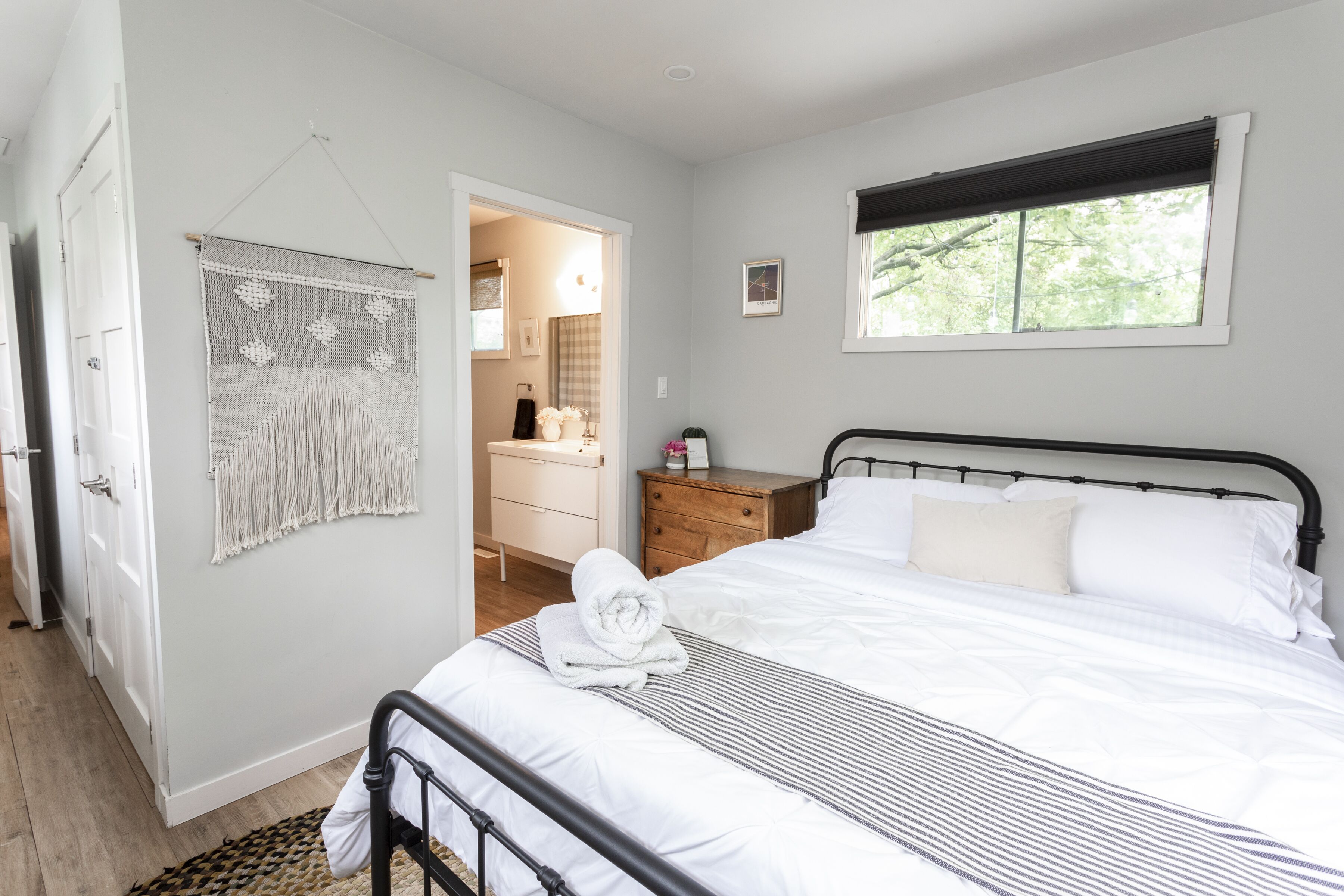 3 habitaciones, tabla de planchar con plancha y wifi gratis 