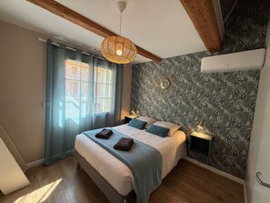 3 bedrooms, desk, iron/ironing board, free WiFi