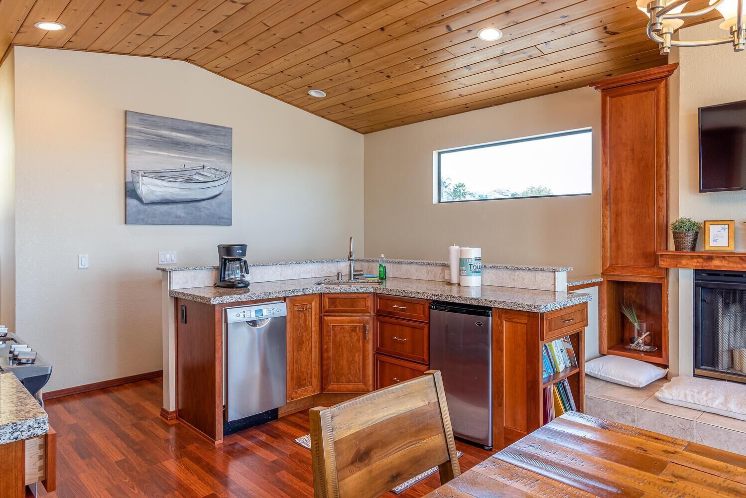 Beautiful Remodeled Home With Views