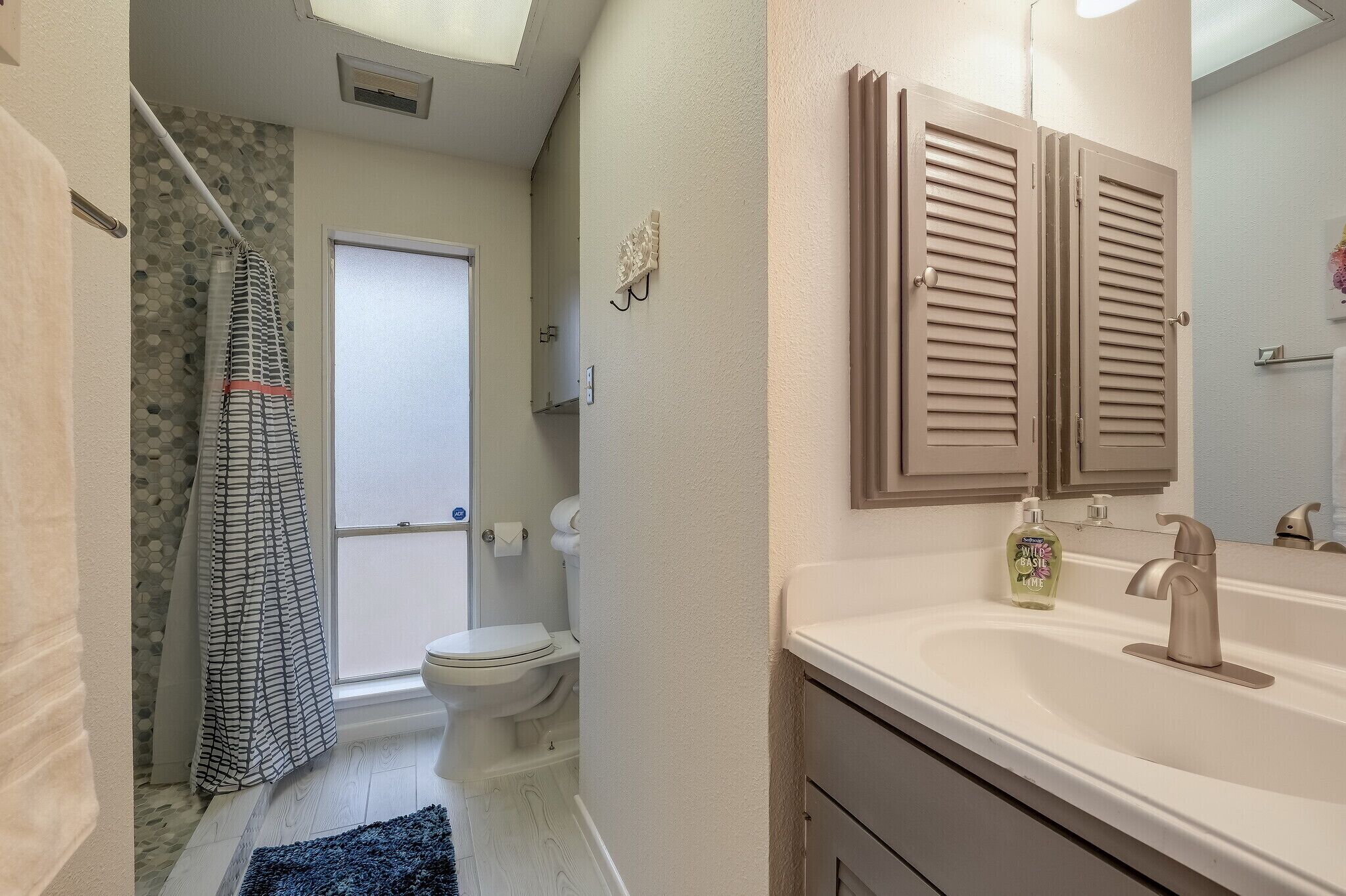 Bright & airy 3 bedroom home centrally located in zip 78209!