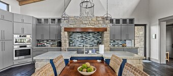ONE OF A KIND Sanctuary with POOL. Keeneland, Bourbon Trail