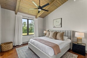 6 bedrooms, travel cot, WiFi, bed sheets - ONE OF A KIND Sanctuary with POOL. Keeneland, Bourbon Trail (Lexington)