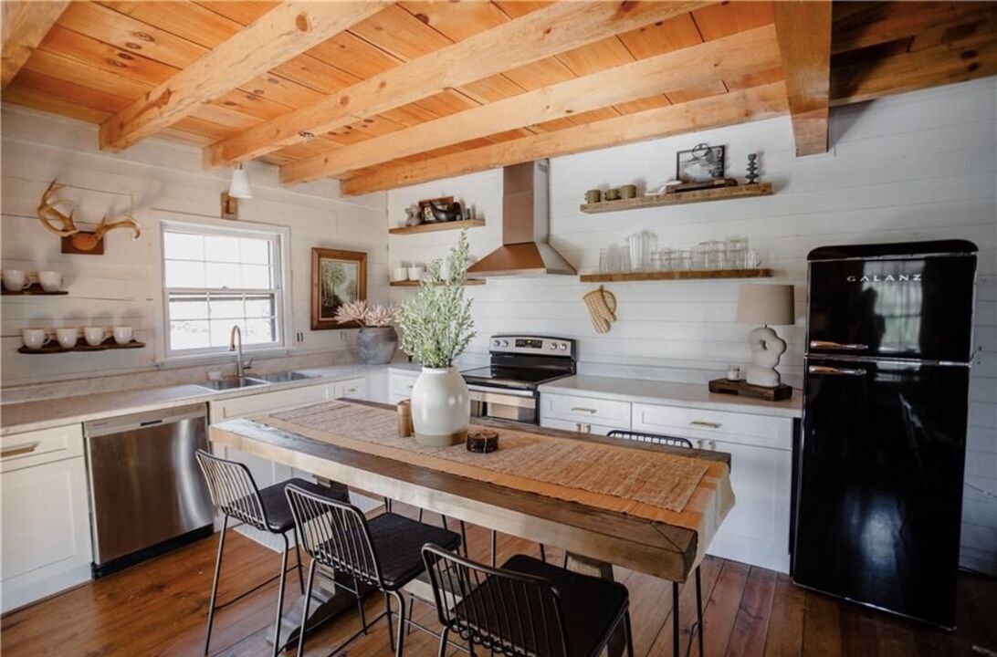 NEW!! Designer COZY cabin in Blue Ridge, GA!