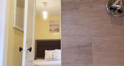 The West Loft at Dartmouth Avenue *New 1-Bed Apt