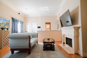 TV, fireplace - The Bonaparte Suite - Central Houston Luxury (Houston)