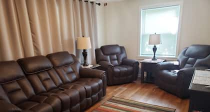 Conveniently located 2 bedroom home only minutes from hiking and state park fun!