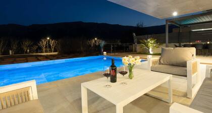 Villa LORKIA with sauna and jacuzzi