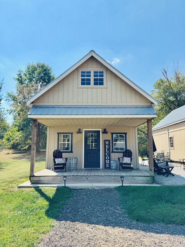 Exterior - Waterfront Cabin Deep in Nature (Hartford)