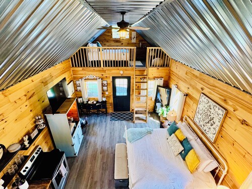 Waterfront Cabin Deep in Nature