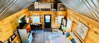 Waterfront Cabin Deep in Nature