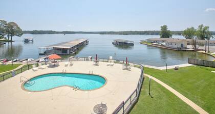 Sweet Lake Get Away (#2) in the Heart of Hot Springs