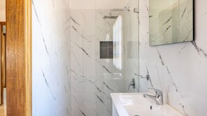 Bathtub