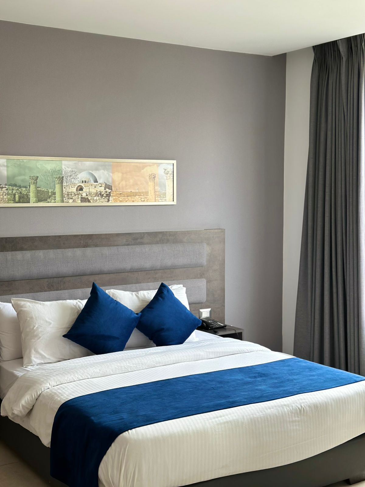 Familjesvit | Sängtillbehör av högsta kvalitet, skrivbord och ljudisolering