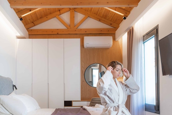 Luxury-Doppelzimmer, 1 Schlafzimmer, Whirlpool | Zimmersafe, Verdunkelungsvorhänge, schallisolierte Zimmer