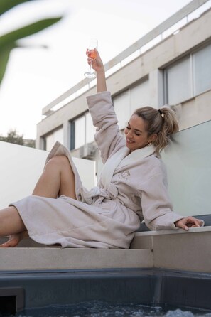 Apartamento superluxo, 2 quartos, banheira de imersão | Cofres nos quartos, cortinas blackout, quartos à prova de som