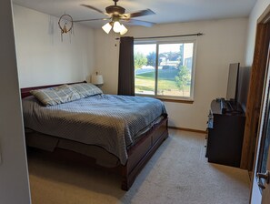 3 chambres, coffre-fort, bureau, accès au Wi-Fi (inclus)
