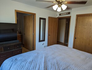 3 Schlafzimmer, Zimmersafe, Schreibtisch, kostenloses WLAN