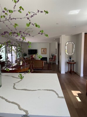 Interior - A Flexcation Home to mix Work & Vacation in Silicon Valley! (Sunnyvale)