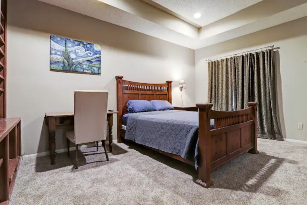 Central Houston Two Bedroom Home W/Pool Great Area