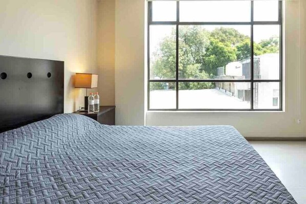 1 bedroom, iron/ironing board, internet, bed sheets