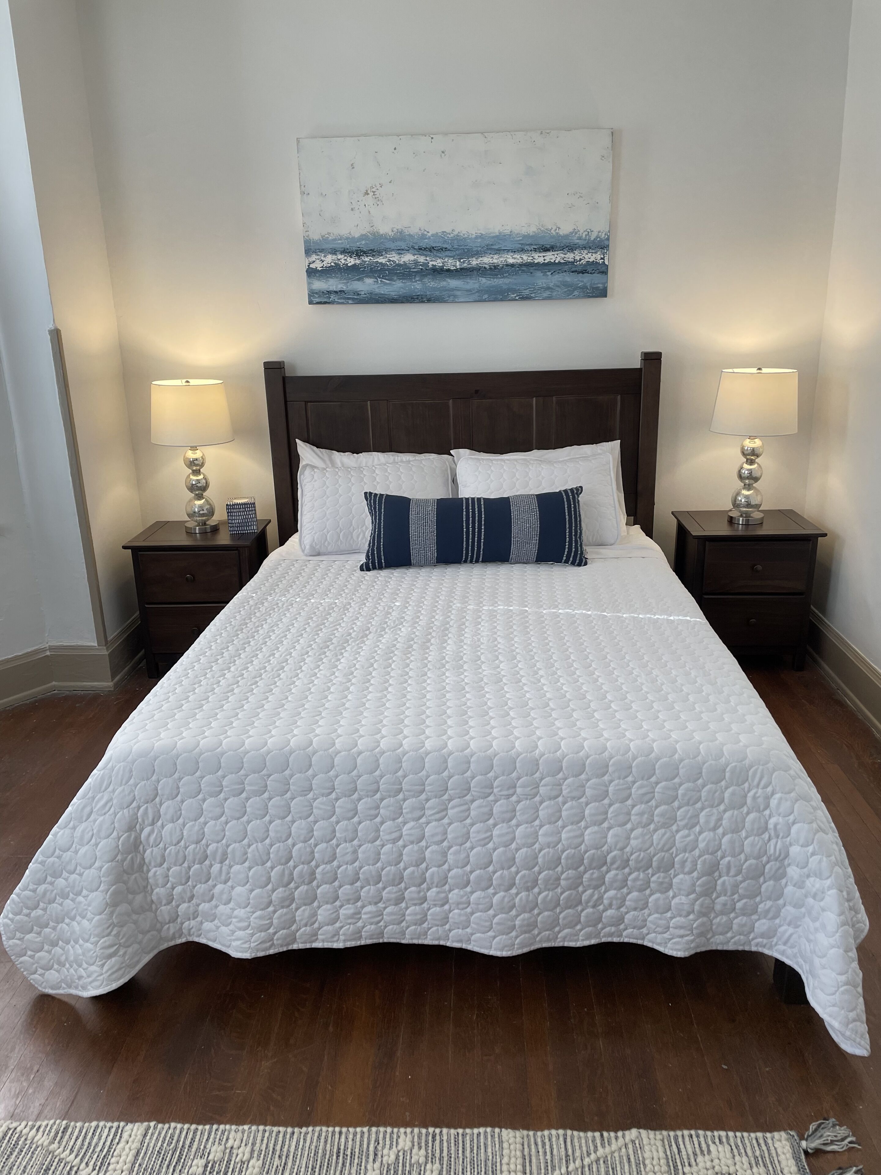 Hyde Park 2B/1B, quiet, walkable, and central to everything