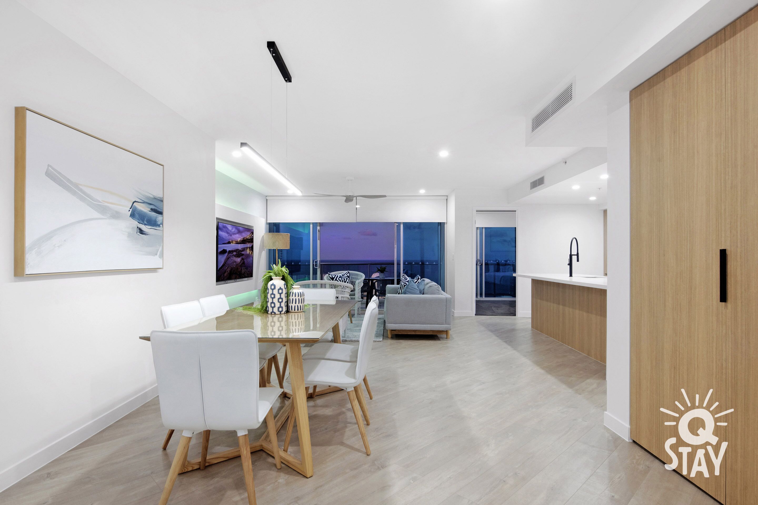 ♦️ Chevron Renaissance - 3 Bedroom Executive Sub Penthouse Ocean View — Q Stay