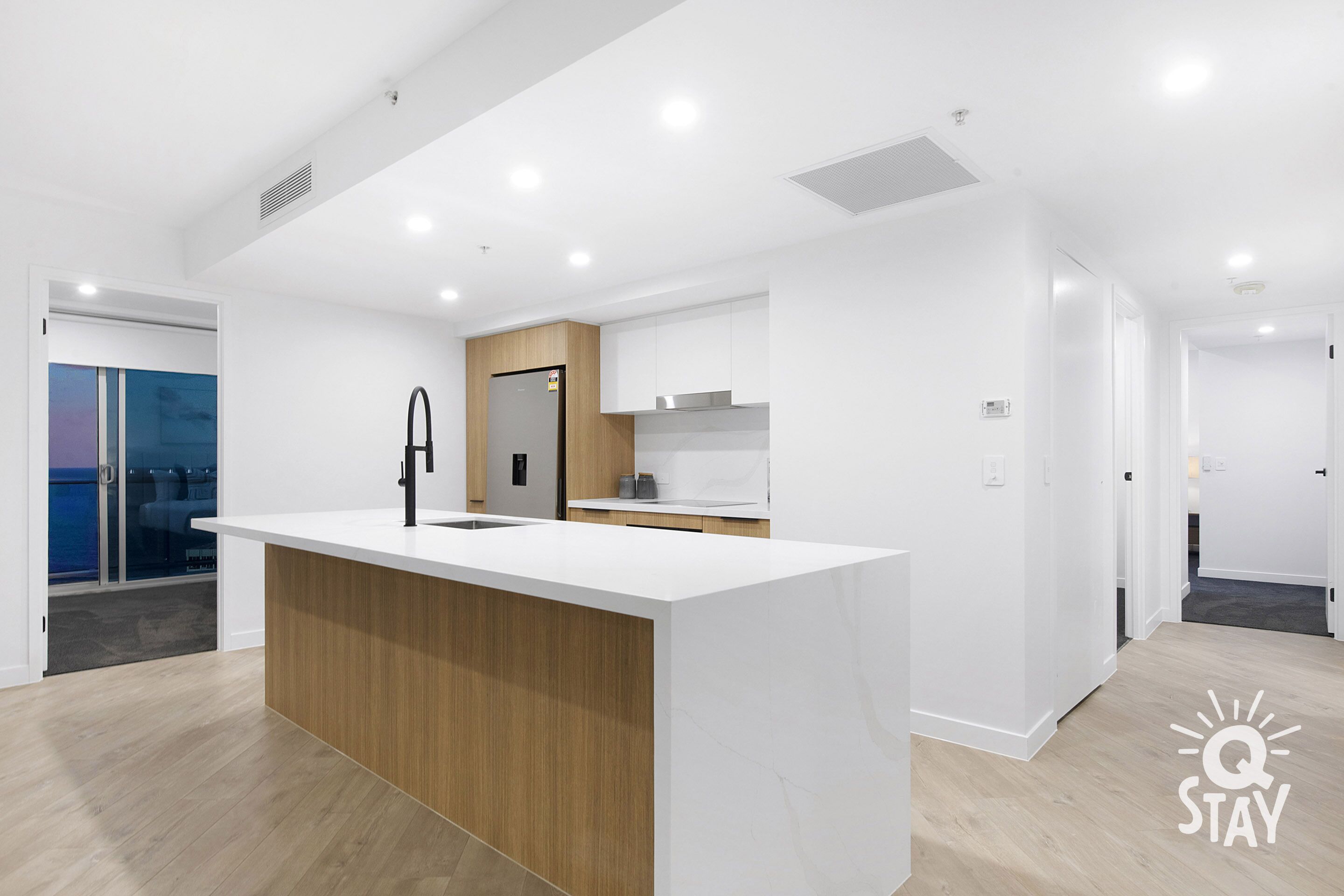 3 Bed Executive Sub Penthouse with Ocean Views — image 16