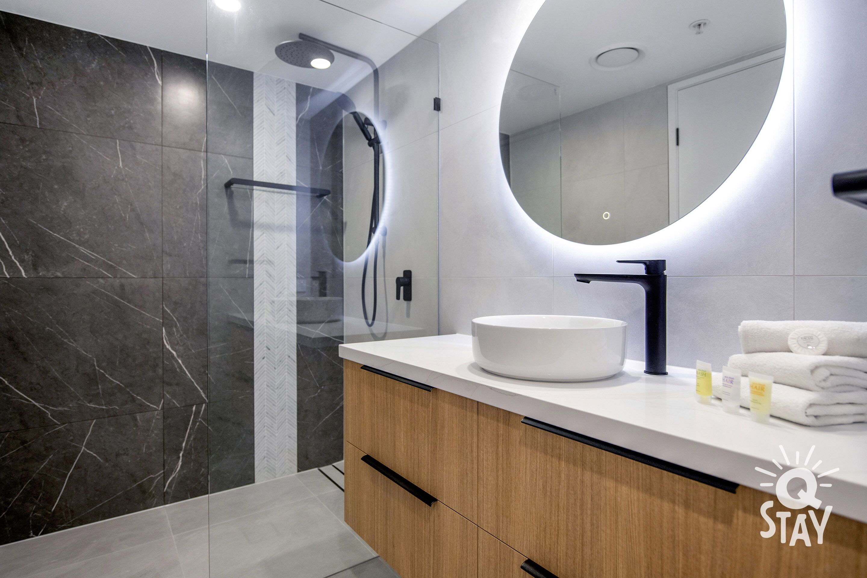 Chevron – 3 Bed Executive Sub Penthouse Ocean View — image 17