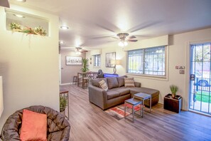 Smart TV, impianto stereo, monitor per computer, stampante